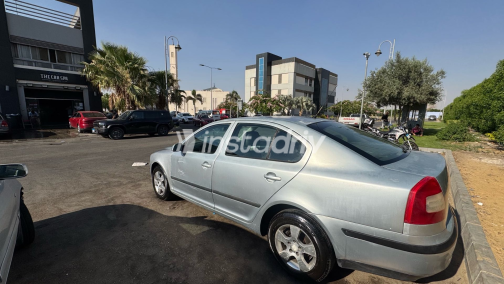 سكودا اوكتافيا A5 2008 فضي أوتوماتيك مستعملة للبيع في القاهرة - 9