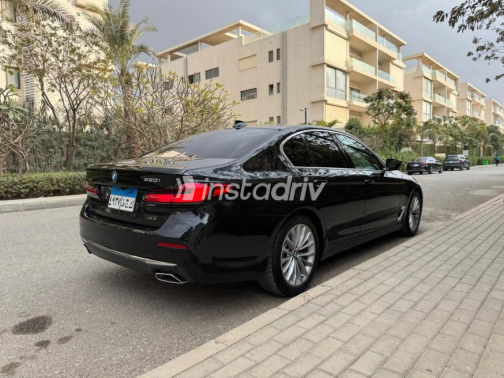 بي ام دبليو 520 2021 أسود أوتوماتيك مستعملة للبيع في القاهرة - 8