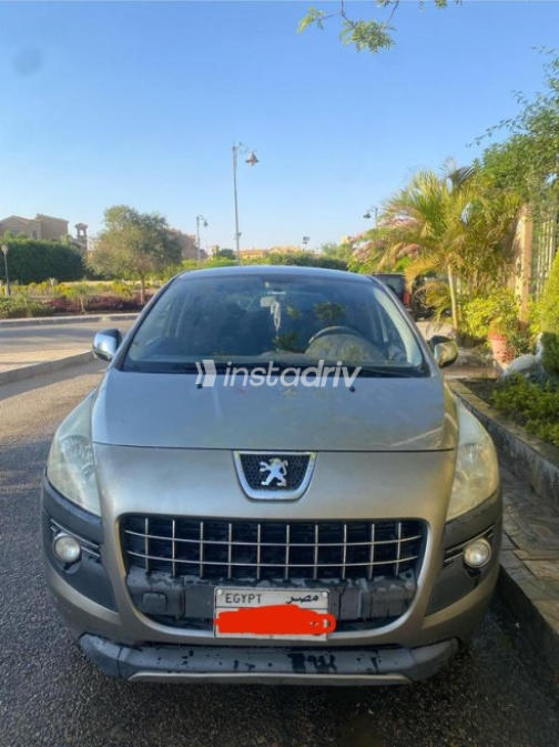 Peugeot 3008 2013 Gold Automatic Used for Sale in Cairo - 1