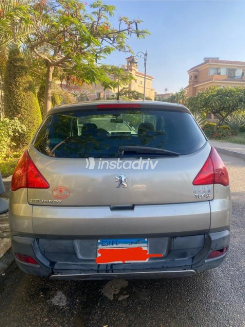 Peugeot 3008 2013 Gold Automatic Used for Sale in Cairo - 2
