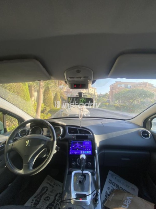 Peugeot 3008 2013 Gold Automatic Used for Sale in Cairo - 3