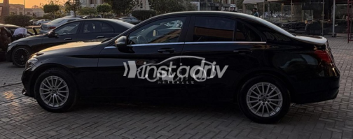 Mercedes C 180 2020 Black Automatic Used for Sale in Sheikh Zayed City - 6