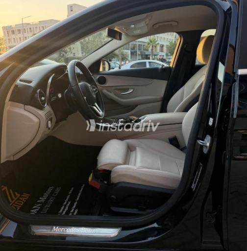 Mercedes C 180 2020 Black Automatic Used for Sale in Sheikh Zayed City - 9