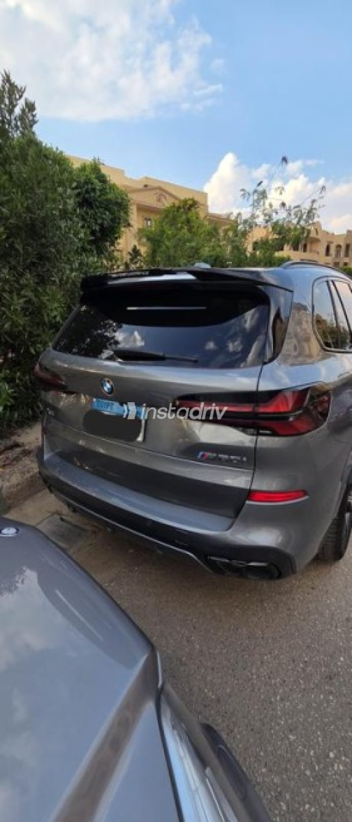 بي ام دبليو X5 M 2025 رمادي غامق أوتوماتيك مستعملة للبيع في القاهرة - 2