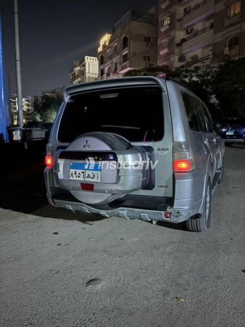 Mitsubishi Pajero 2012 Silver Automatic Used for Sale in Maadi - 2