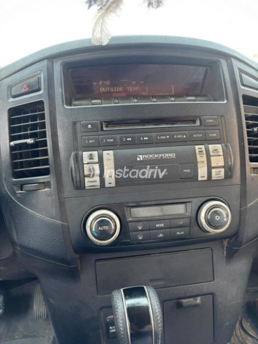 Mitsubishi Pajero 2012 Silver Automatic Used for Sale in Maadi - 5