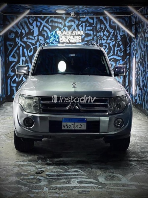 Mitsubishi Pajero 2012 Silver Automatic Used for Sale in Maadi - 8