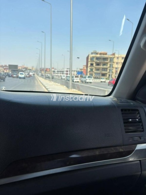 Mitsubishi Pajero 2012 Silver Automatic Used for Sale in Maadi - 10