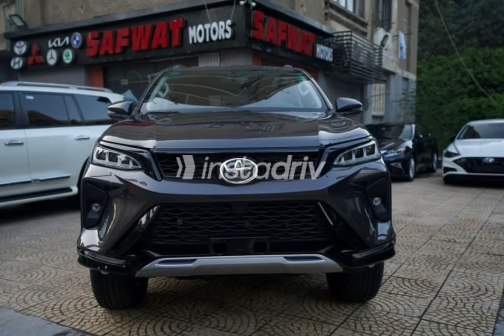 Toyota Fortuner 2026 Gray Automatic Used for Sale in Nasr city - 3