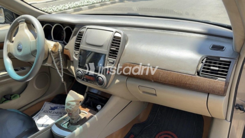 Nissan Bluebird 2010 Silver Automatic Used for Sale in Giza - 6
