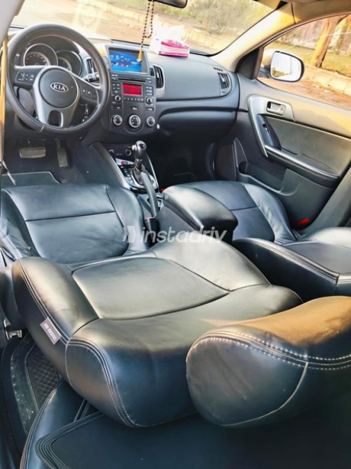Kia Forte 2012 Silver Automatic Used for Sale in Cairo - 7