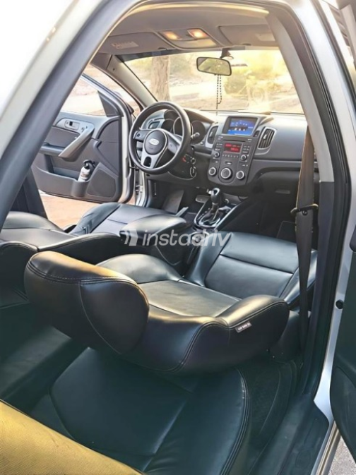 Kia Forte 2012 Silver Automatic Used for Sale in Cairo - 8