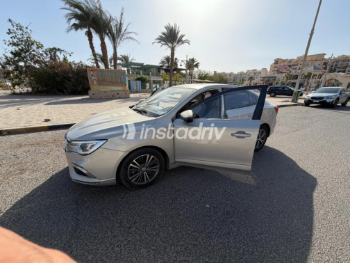 ام جى 5 2020 أبيض أوتوماتيك مستعملة للبيع في القاهرة الكبرى ( القاهرة - الجيزة) - 3