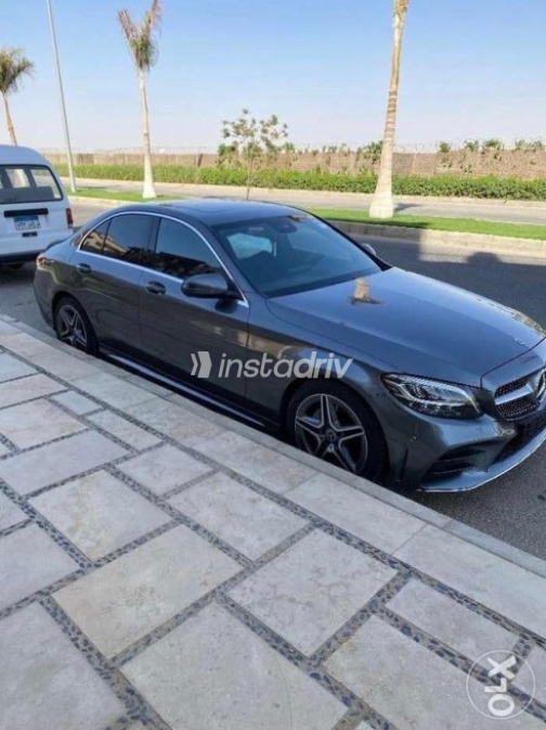 مرسيدس C 200 AMG 2019 رمادي غامق أوتوماتيك مستعملة للبيع في القاهرة - 2