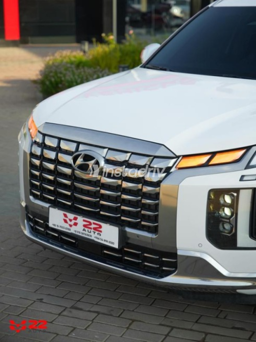 Hyundai Palisade 2023 White Automatic Used for Sale in Sheikh Zayed City - 2