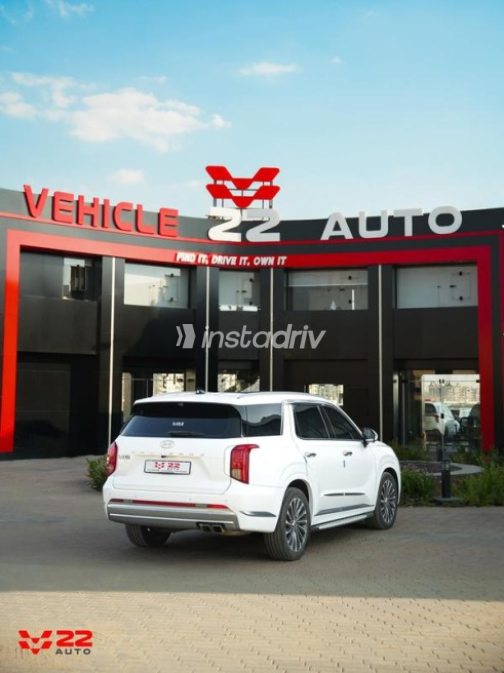 Hyundai Palisade 2023 White Automatic Used for Sale in Sheikh Zayed City - 3