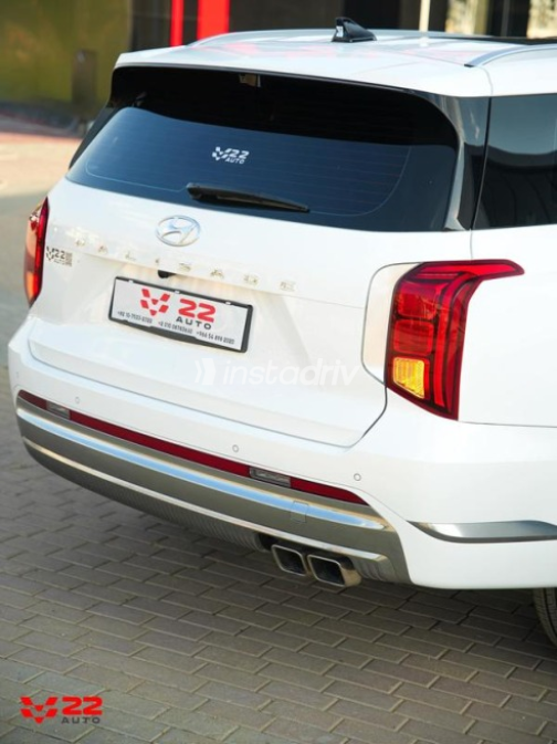 Hyundai Palisade 2023 White Automatic Used for Sale in Sheikh Zayed City - 4