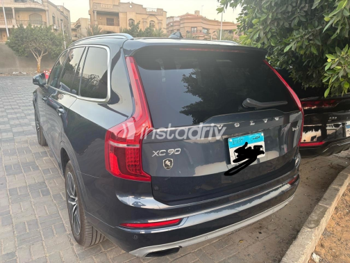 فولفو XC90 2021 أبيض أوتوماتيك مستعملة للبيع في القاهرة - 2
