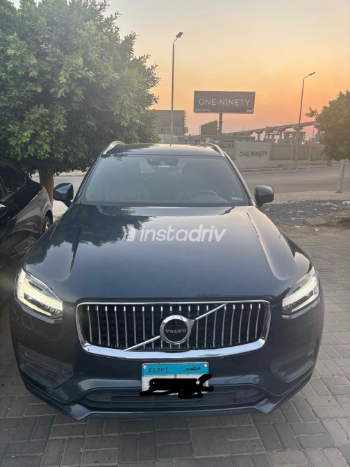 فولفو XC90 2021 أبيض أوتوماتيك مستعملة للبيع في القاهرة - 4