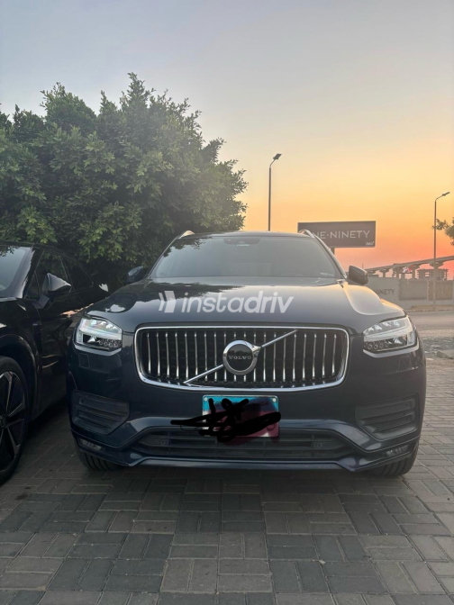 فولفو XC90 2021 أبيض أوتوماتيك مستعملة للبيع في القاهرة - 5