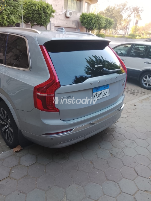 فولفو XC90 2023 فضي أوتوماتيك مستعملة للبيع في الزمالك - 2