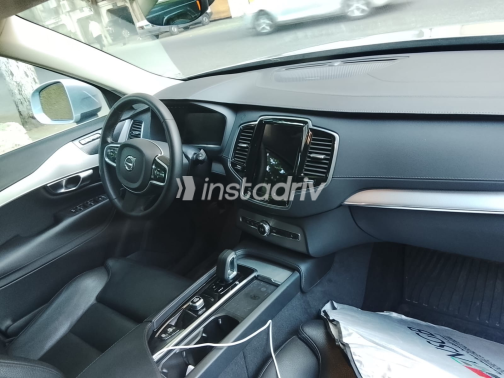 فولفو XC90 2023 فضي أوتوماتيك مستعملة للبيع في الزمالك - 3
