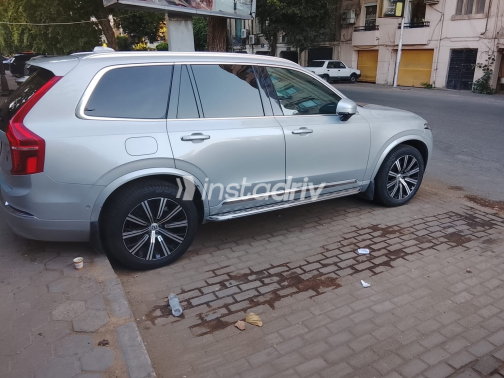 فولفو XC90 2023 فضي أوتوماتيك مستعملة للبيع في الزمالك - 8