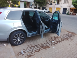 فولفو XC90 2023 فضي أوتوماتيك مستعملة للبيع في الزمالك