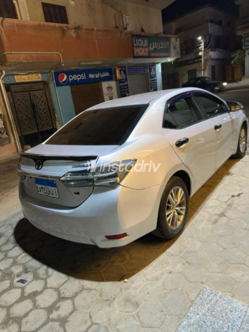 Toyota Corolla 2016 Silver Automatic Used for Sale in Faqous - 8