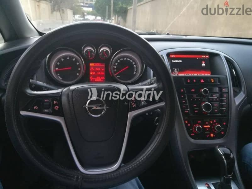 Opel Astra 2017 White Automatic Used for Sale in Greater Cairo ( Cairo + Giza) - 1