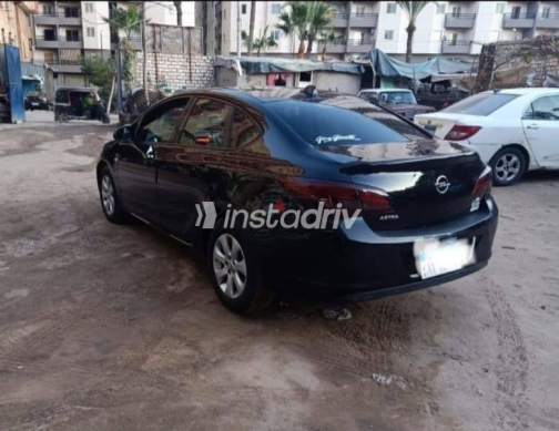 Opel Astra 2017 White Automatic Used for Sale in Greater Cairo ( Cairo + Giza) - 3