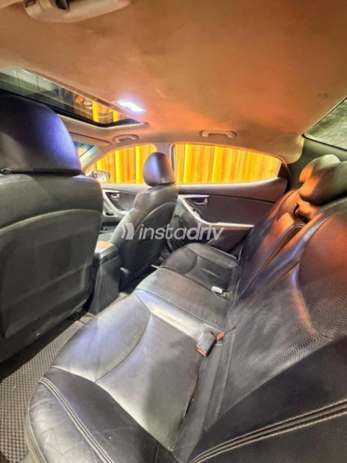 Hyundai Avante 2012 White Automatic Used for Sale in Nasr city - 5