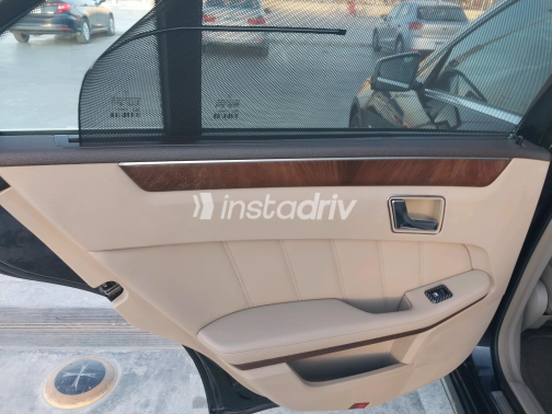 مرسيدس E 250 2011 أسود أوتوماتيك مستعملة للبيع في الجيزة - 6