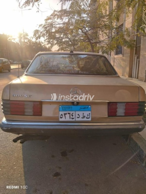 مرسيدس SEL 280 1980 ذهبي يدوي مستعملة للبيع في القاهرة - 4