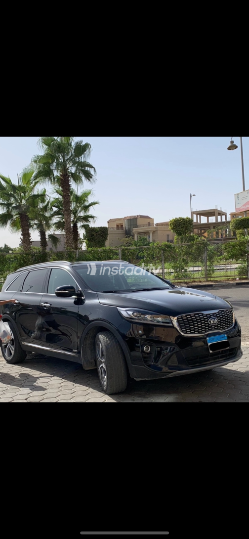 كيا سورينتو 2020 أسود أوتوماتيك مستعملة للبيع في الجيزة - 2