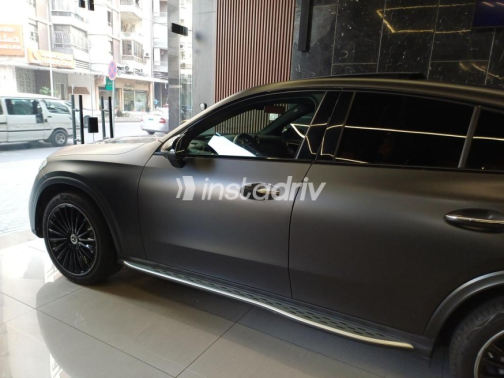 مرسيدس GLC 300 2025 أسود أوتوماتيك مستعملة للبيع في القاهرة الكبرى ( القاهرة - الجيزة) - 3