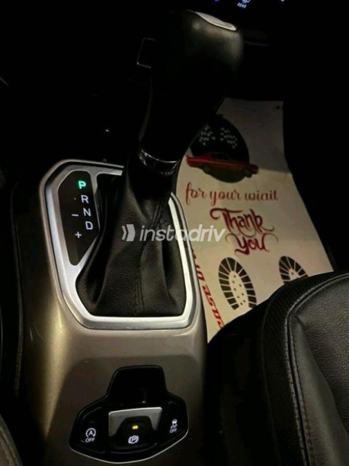 جيب رينيجيد 2021 أزرق غامق أوتوماتيك مستعملة للبيع في 6 أكتوبر - 3