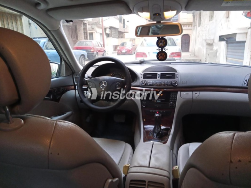 مرسيدس E 280 2006 أسود أوتوماتيك مستعملة للبيع في الزقازيق - 5