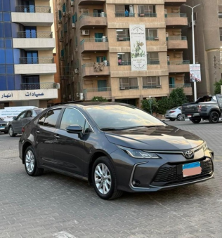 تويوتا كورولا 2024 رمادي أوتوماتيك مستعملة للبيع في مصر الجديدة