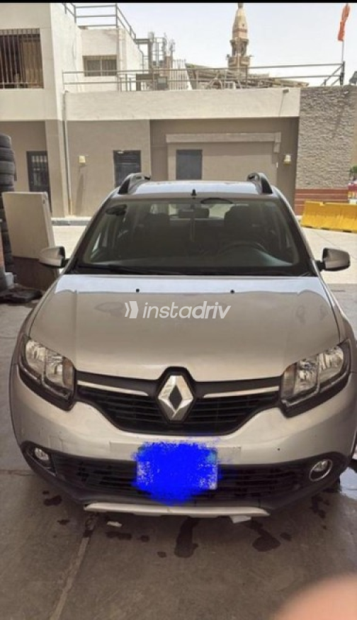 Renault Sandero Step Way 2016 Silver Automatic Used for Sale in Nasr city - 1