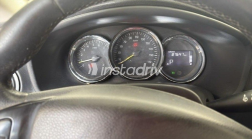 Renault Sandero Step Way 2016 Silver Automatic Used for Sale in Nasr city - 4