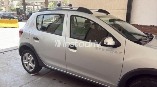 Renault Sandero Step Way 2016 Silver Automatic Used for Sale in Nasr city - 7