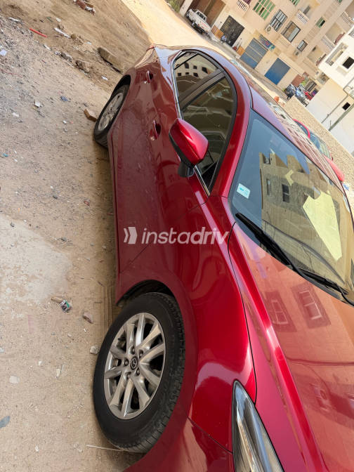 مازدا 3 2020 أحمر أوتوماتيك مستعملة للبيع في مصر الجديدة - 2
