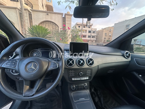Mercedes B 180 2015 Brown Automatic Used for Sale in Cairo - 3