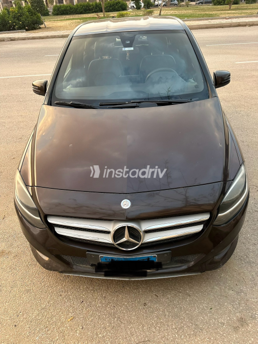 Mercedes B 180 2015 Brown Automatic Used for Sale in Cairo - 5