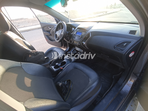 هيونداي IX 35 2014 بني أوتوماتيك مستعملة للبيع في حلوان - 1