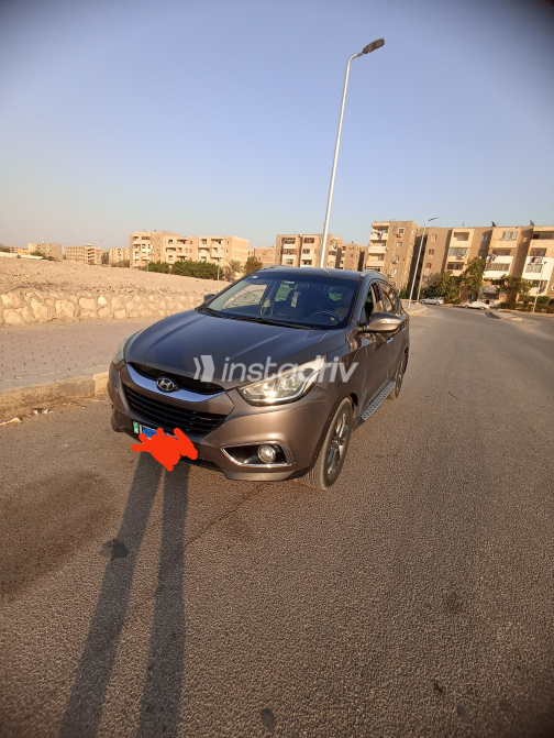 هيونداي IX 35 2014 بني أوتوماتيك مستعملة للبيع في حلوان - 2