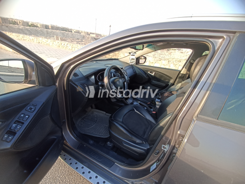 هيونداي IX 35 2014 بني أوتوماتيك مستعملة للبيع في حلوان - 9