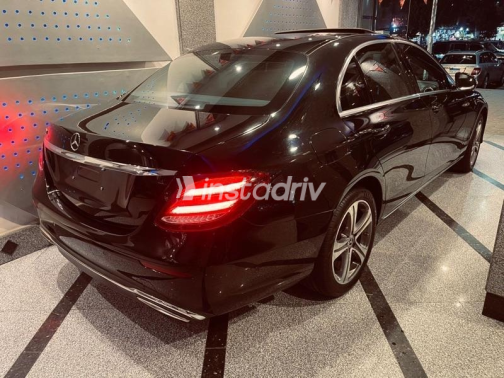 Mercedes E 180 2018 Black Automatic Used for Sale in Cairo - 4
