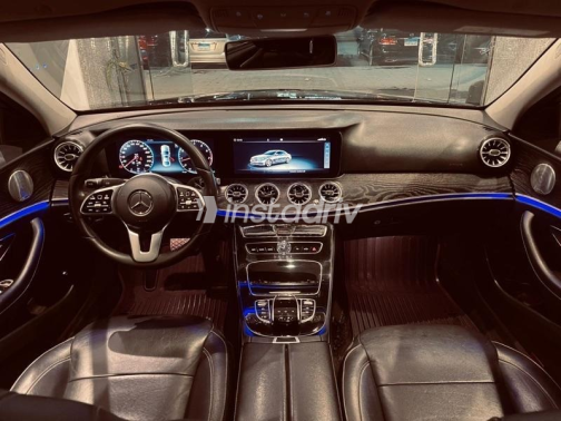 Mercedes E 180 2018 Black Automatic Used for Sale in Cairo - 7